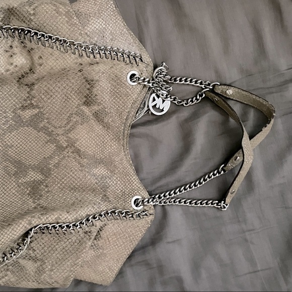 MICHAEL KORS PURSE - Picture 1 of 2